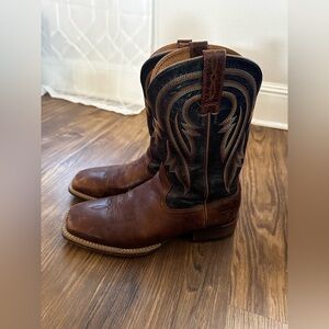 ARIAT Plano Bantamweight Cowboy Boots -
Men’s 11.5 D
